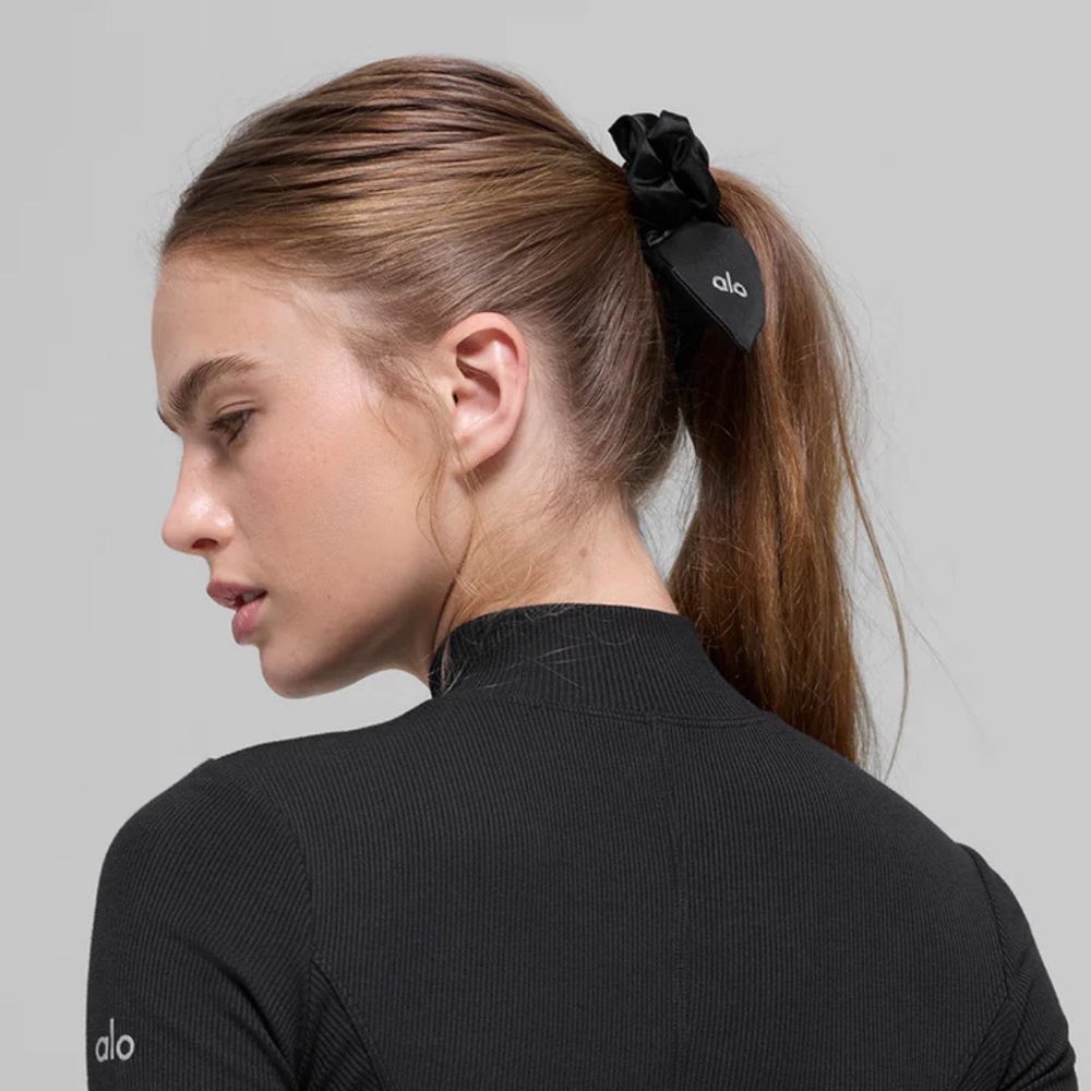 Alo Yoga Black Scrunchie Tie Hair Accessory - Picture 2 of 2